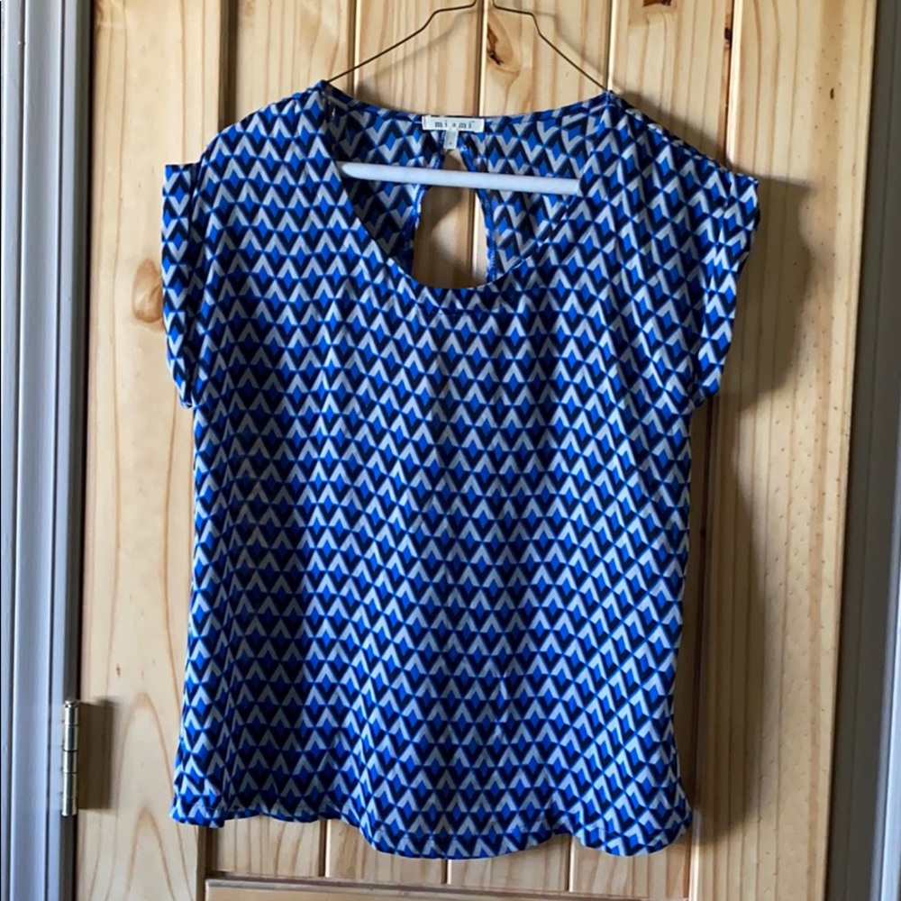 Lightweight blouse